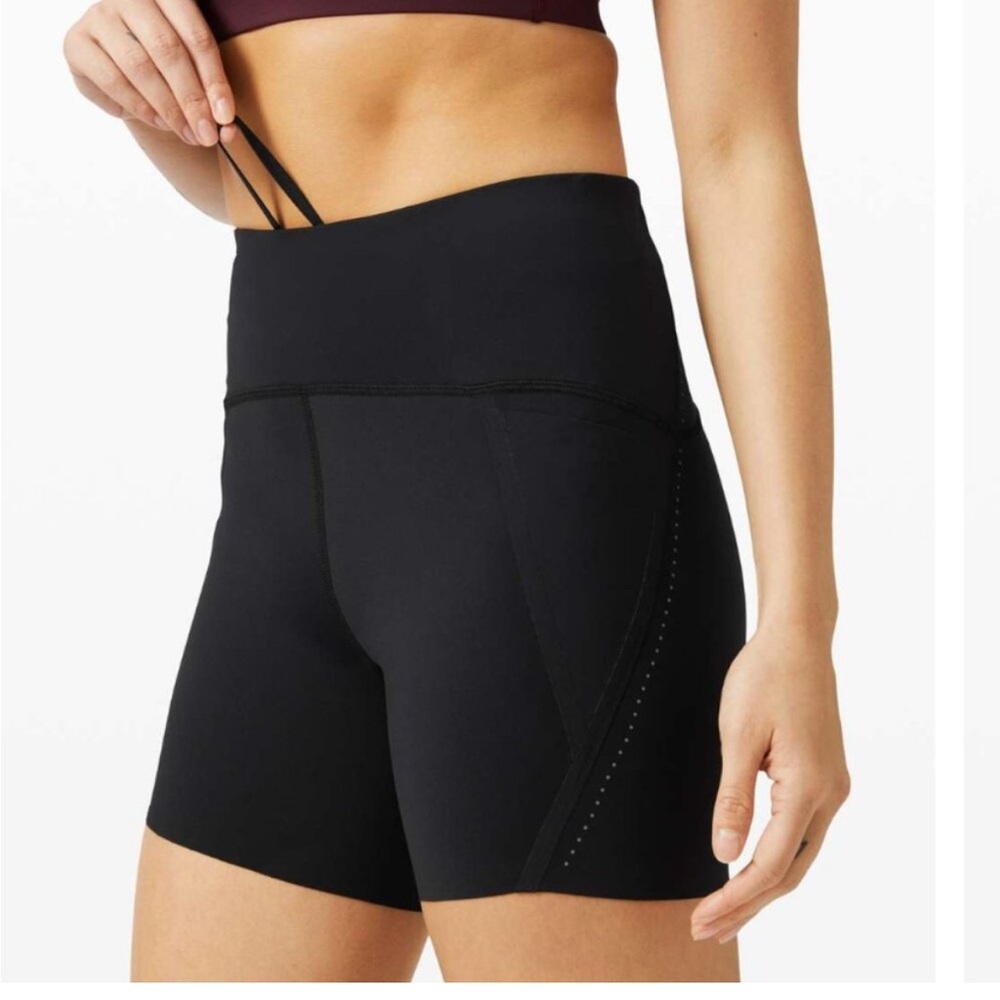 Lululemon Free to Speed High Rise Short 5" Black size 12 W7BA5S